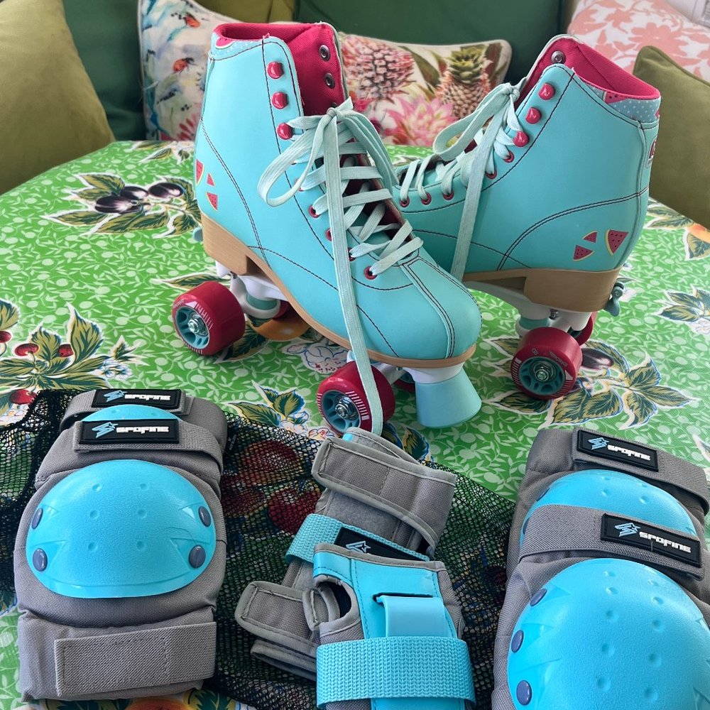 Roller Derby Candi GRL Lucy Roller Skates~Watermelon~ Adjustable Size 3-6 w/pads